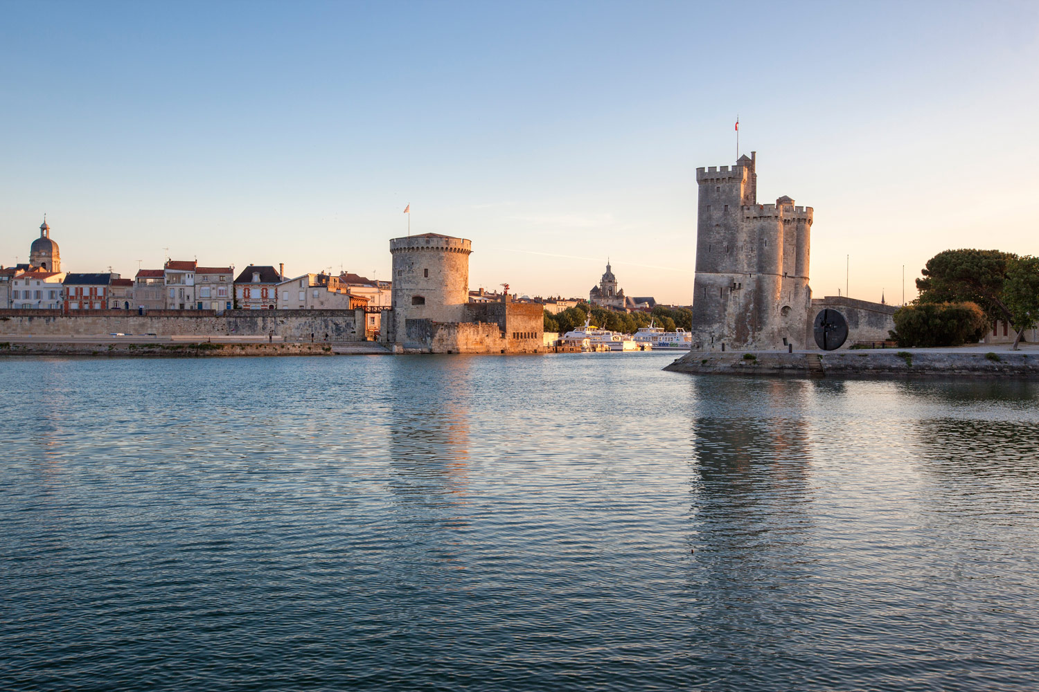 photo tours de la Rochelle au crépuscule